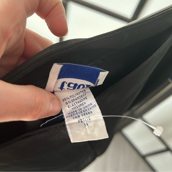 [14p] NWT Tabi Women’s Black and Silver Pinstripe Structured Trousers - Picture 9 of 9